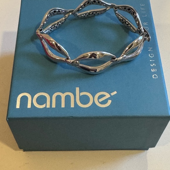 Nambe Silver Leaf Motif Bracelet - Picture 2 of 8